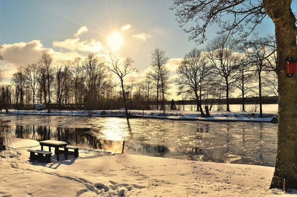 Comment planifier une aventure de pêche sur la glace en Suède ?